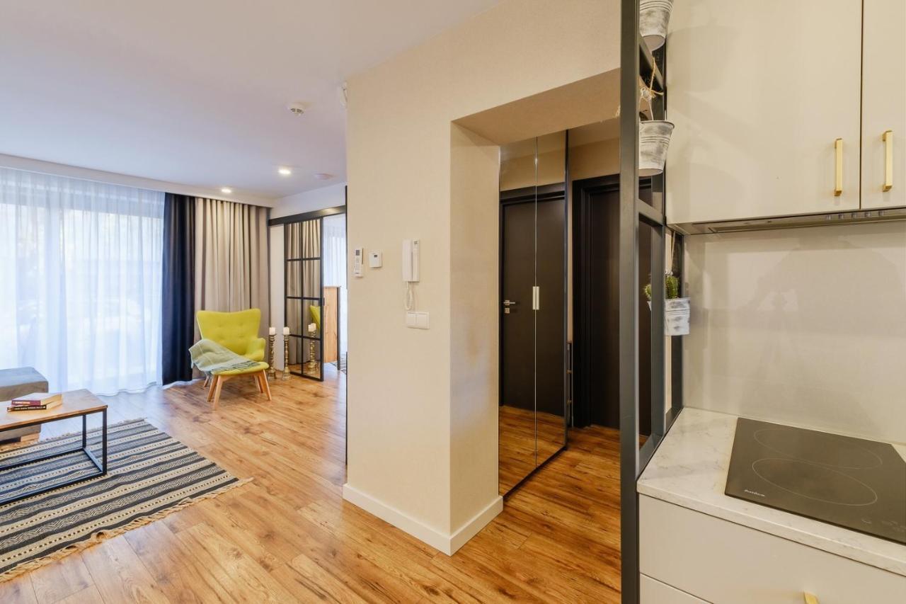Rezydencja Ornak 5 - Stylowe Apartamenty Z Balkonami I Jacuzzi, 5 Min Pieszo Do Krupowek, Izby Podhalanskie ザコパネ エクステリア 写真