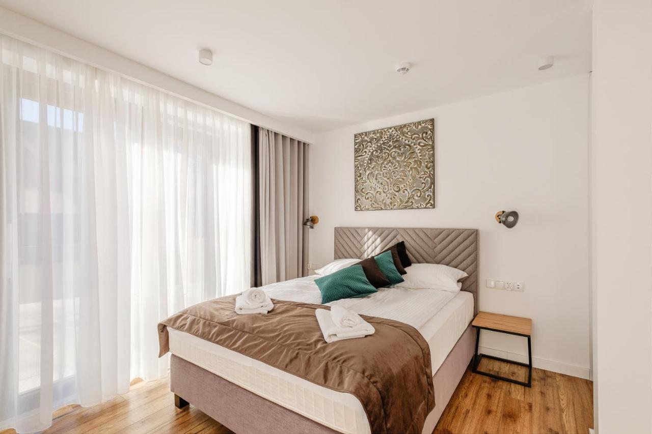 Rezydencja Ornak 5 - Stylowe Apartamenty Z Balkonami I Jacuzzi, 5 Min Pieszo Do Krupowek, Izby Podhalanskie ザコパネ エクステリア 写真