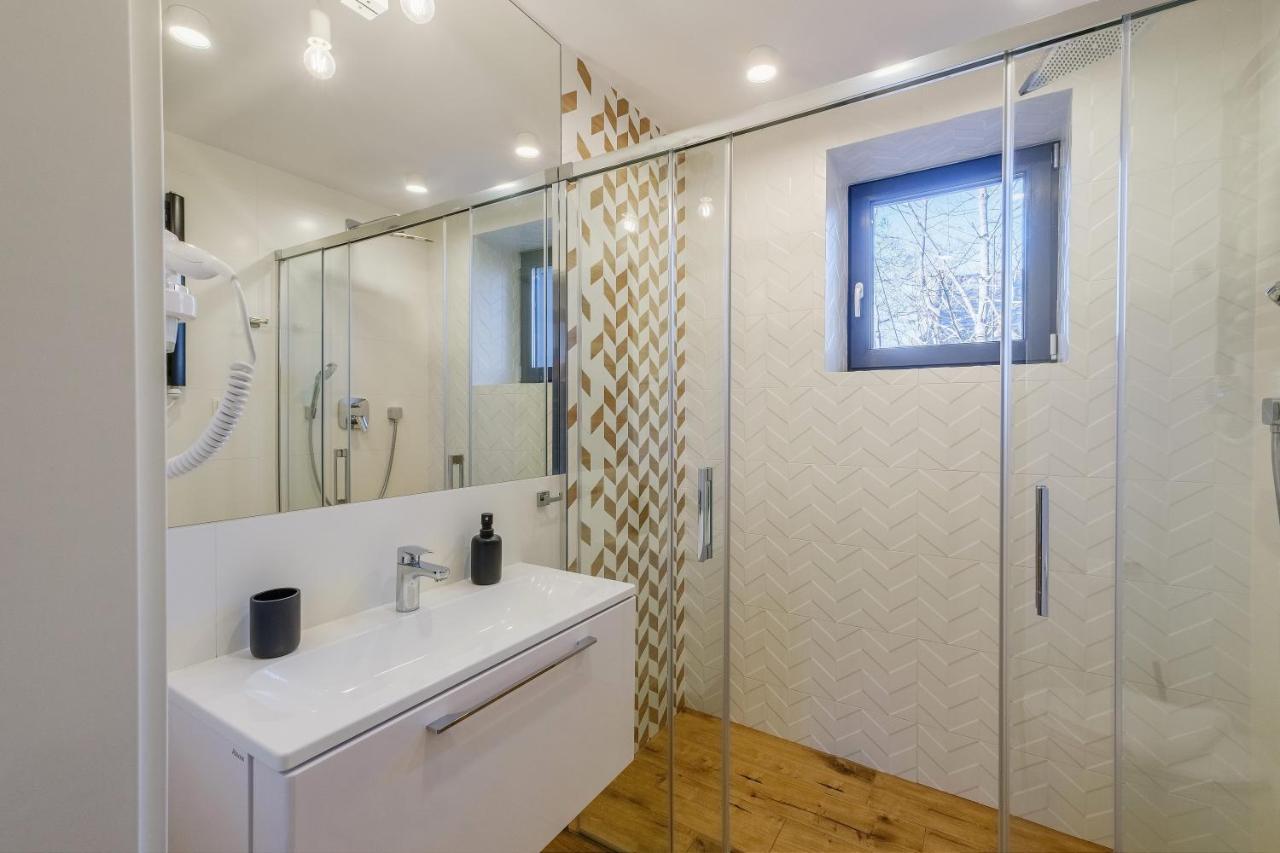 Rezydencja Ornak 5 - Stylowe Apartamenty Z Balkonami I Jacuzzi, 5 Min Pieszo Do Krupowek, Izby Podhalanskie ザコパネ エクステリア 写真